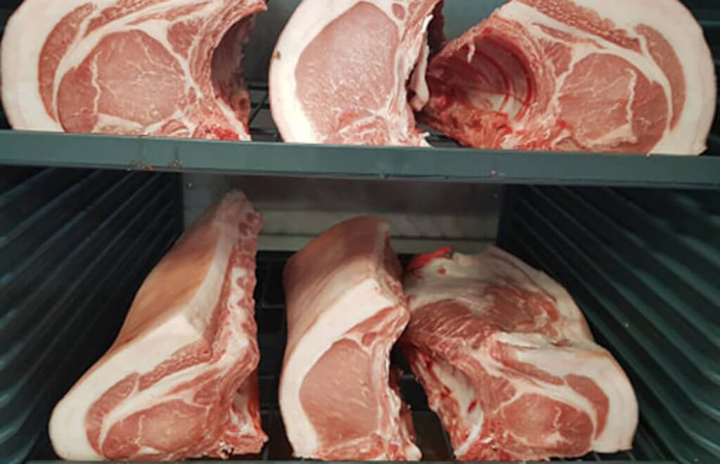 Porc maturé et tête de cochon Boucherie Charcuterie Jeannot Esteve à Argelès-sur-mer 66700